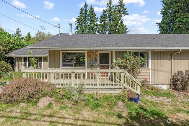 ranch-style home featuring covered porch