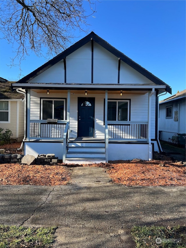 view of front of house featuring covered porch