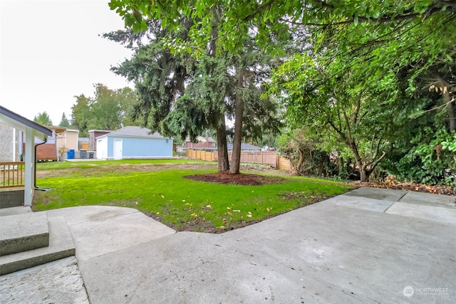 view of yard with a patio