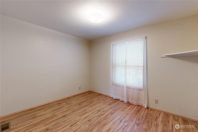 1370 Samuel Dr, Walla Walla, WA 99362 - unfurnished room with light wood-type flooring