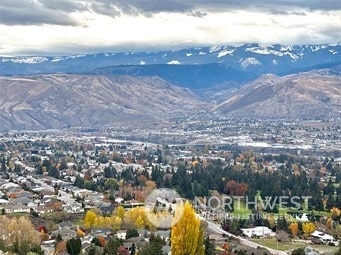 Listing photo 2 for 788 NE Tyler Pl, East Wenatchee WA 98802