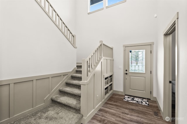 120 E 52nd St, Tacoma, WA 98404 - foyer entrance featuring a high ceiling and dark hardwood / wood-style flooring