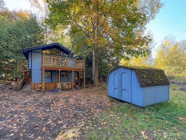 view of outbuilding