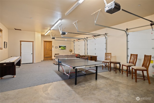 view of recreation room