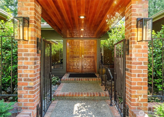 125 Arnold Palmer Pkwy, Sequim, WA 98382 - doorway to property with brick siding