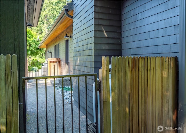 125 Arnold Palmer Pkwy, Sequim, WA 98382 - view of property exterior featuring a gate