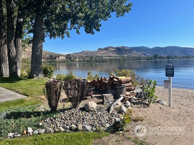 view of water feature with a mountain view