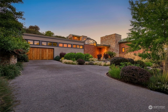 view of front facade featuring a garage