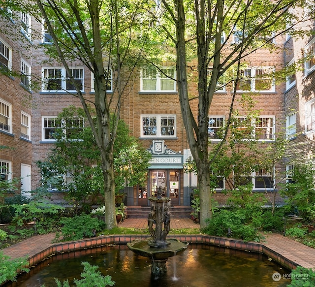 view of property's community featuring a water view