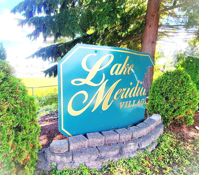 view of community / neighborhood sign