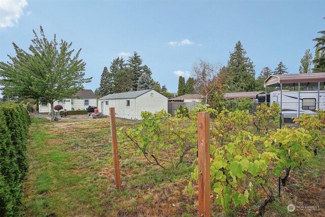 6439 S Clement Ave, Tacoma, WA 98409 - view of yard featuring fence