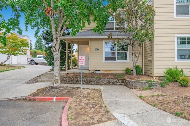 view of front facade with a garage