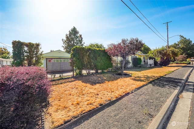 view of front of property with a front lawn