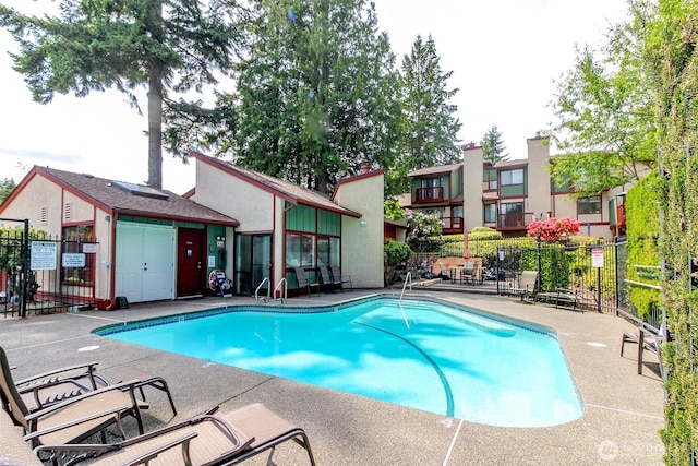 31717 48th Ln SW Unit A, Federal Way, WA 98023 - community pool with a patio area