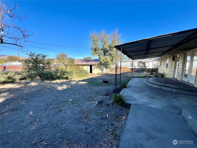 view of yard featuring a patio area