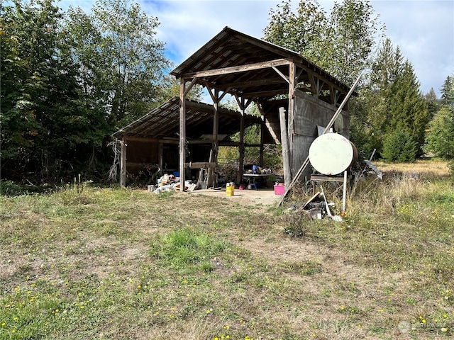 view of outdoor structure