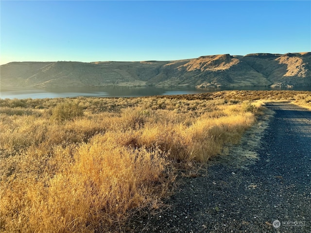 Listing photo 2 for 4199 Spring Canyon Rd E, Grand Coulee WA 99133