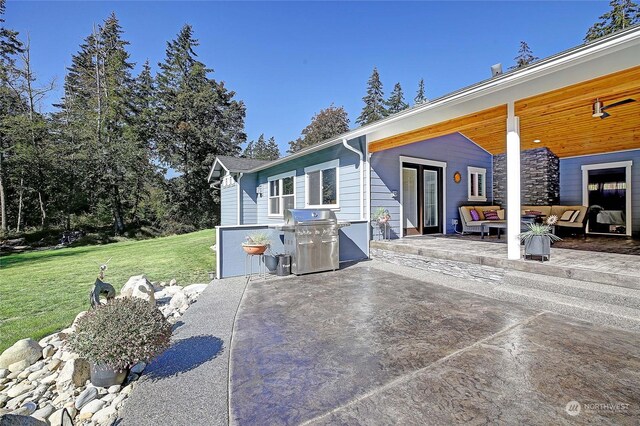 view of patio / terrace featuring an outdoor living space