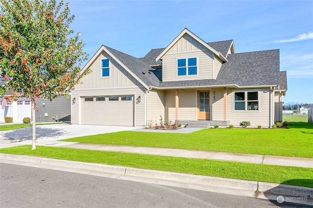 view of front of property featuring a front lawn