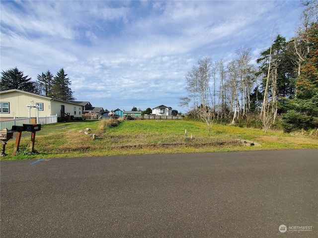 Listing photo 3 for 509 Chenois Ave NE, Ocean Shores WA 98569