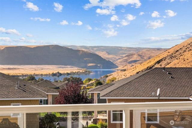 9225 Red Cliff Dr NW Unit B53, Quincy, WA 98848 - view of mountain feature featuring a water view