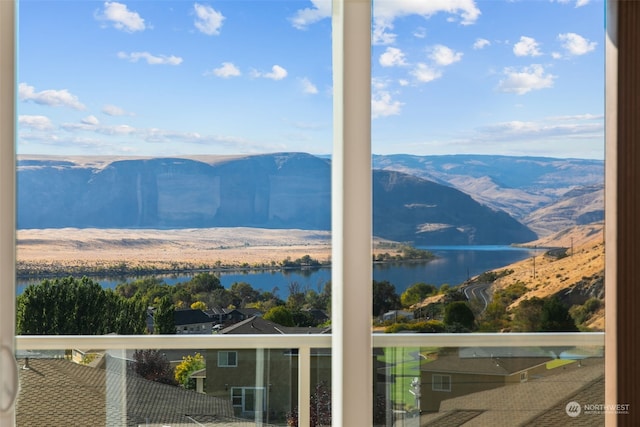 9225 Red Cliff Dr NW Unit B53, Quincy, WA 98848 - property view of mountains featuring a water view