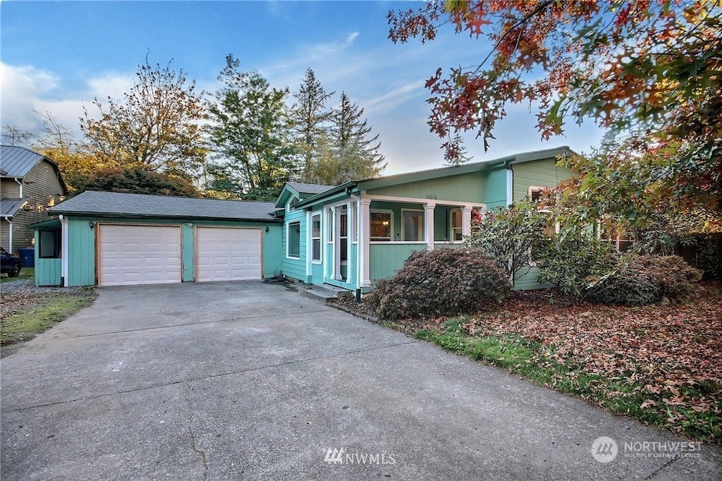 view of front of house featuring a garage