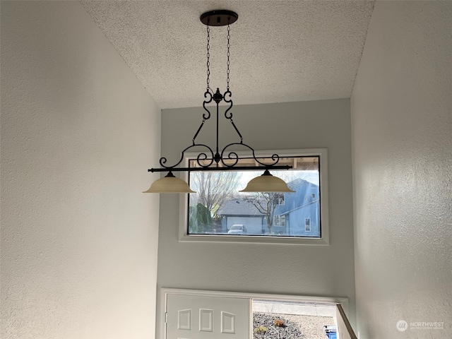 room details featuring a textured ceiling