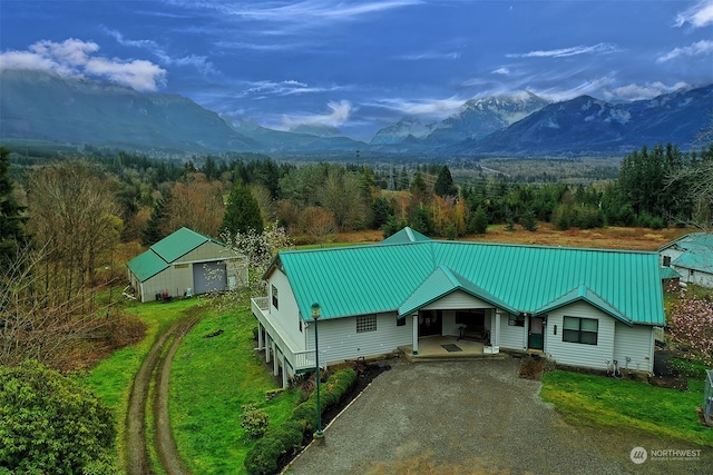 bird's eye view with a mountain view