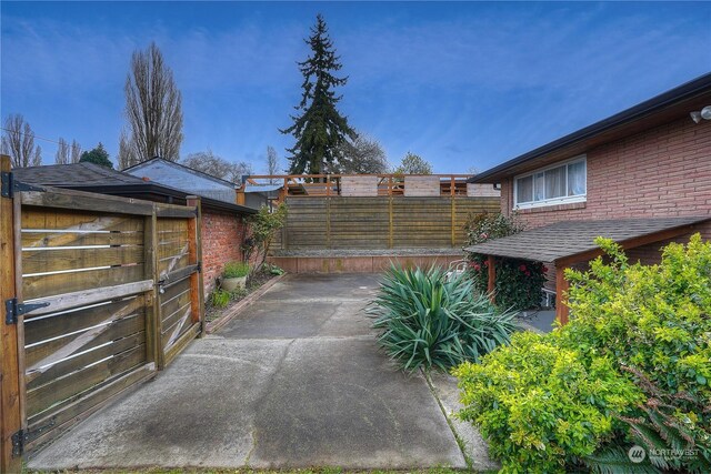 4109 N Huson St, Tacoma, WA 98407 - view of yard with a patio area and fence