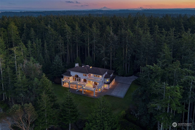 view of aerial view at dusk