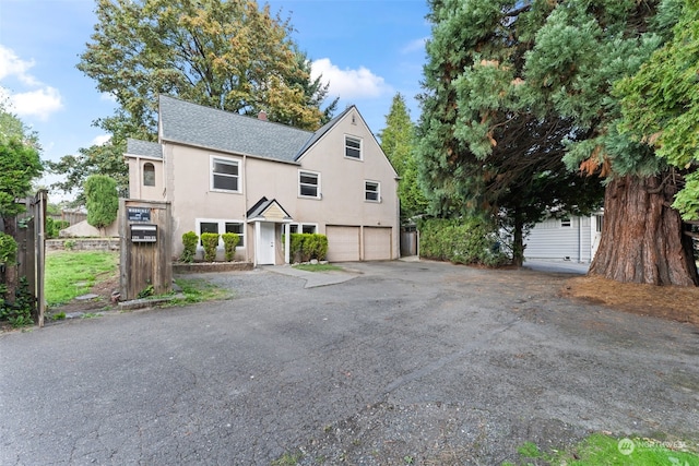 view of front facade with a garage