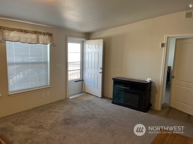 1257 Arkansas Dr, Walla Walla, WA 99362 - foyer with carpet