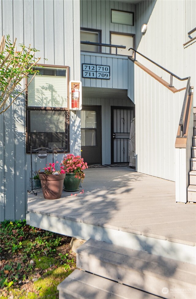 view of property entrance