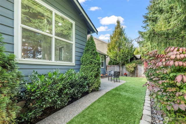 view of yard with a patio