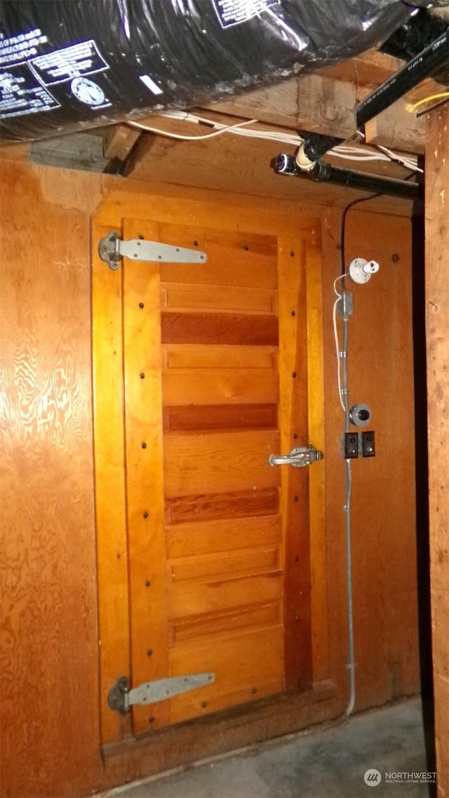 1555 Swartout Rd, Manson, WA 98831 - detailed view of concrete flooring