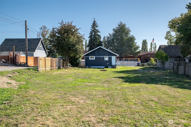 view of yard with a storage shed