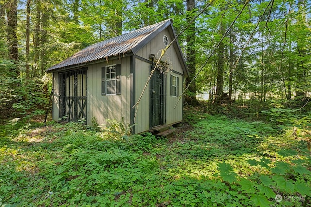 view of outbuilding