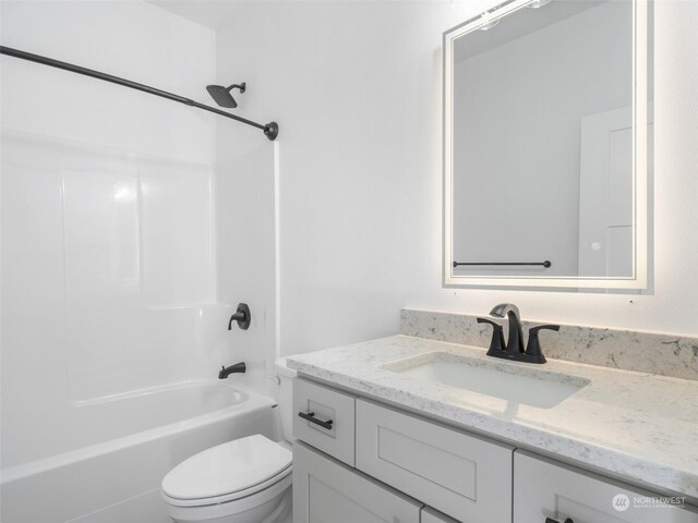 334 Spring Cir SW Unit 69, Mattawa, WA 99349 - full bath featuring toilet, vanity, and shower / tub combination