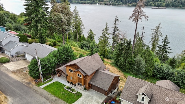 bird's eye view with a water view