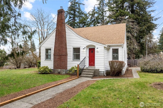 view of front of property with a front lawn