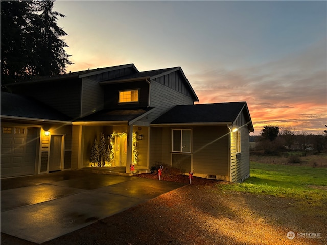 view of front facade with a garage