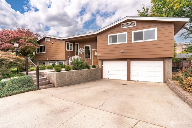 view of front facade featuring a garage