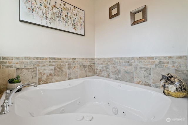 1558 Fairview St, Bellingham, WA 98229 - full bath with a whirlpool tub