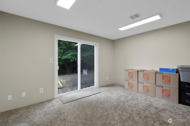 recreation room featuring carpet floors