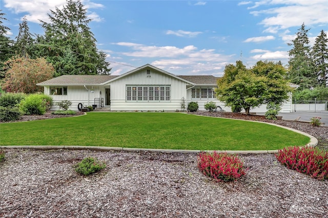 view of front of house with a front yard