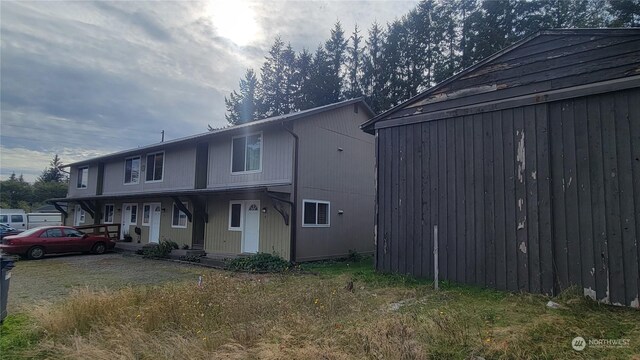 50 Ash Ave E, Forks, WA 98331 - view of front facade with a front lawn