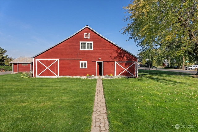 84768 Eastside Rd, Milton-Freewater, OR 97862 - view of barn featuring a yard