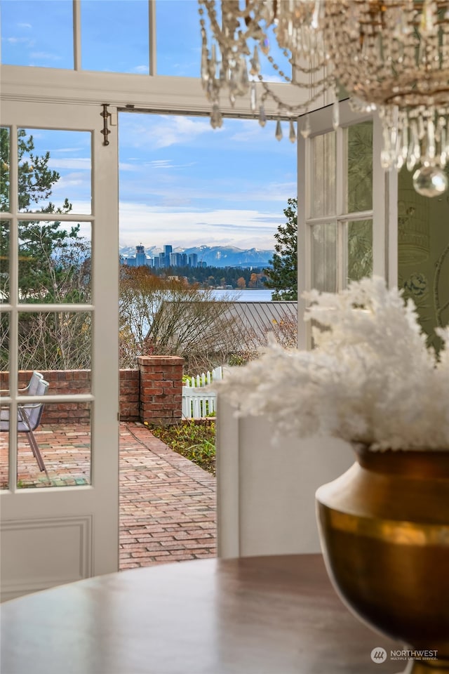 entryway featuring a mountain view