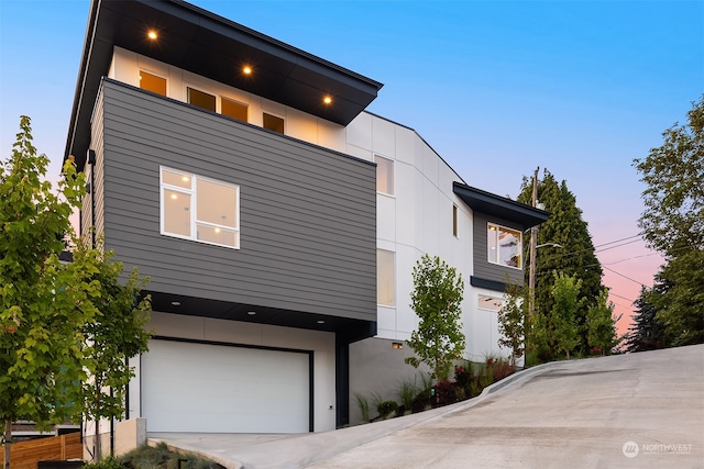 view of front facade featuring a garage